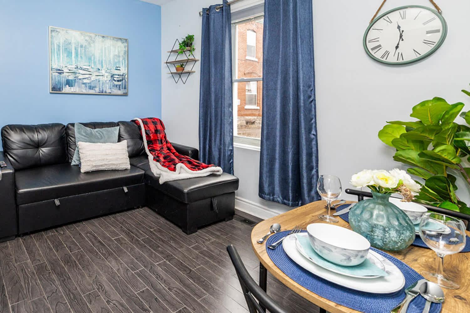 Pet-Friendly Home - Near Chinatown & Little Italy 오타와 외부 사진